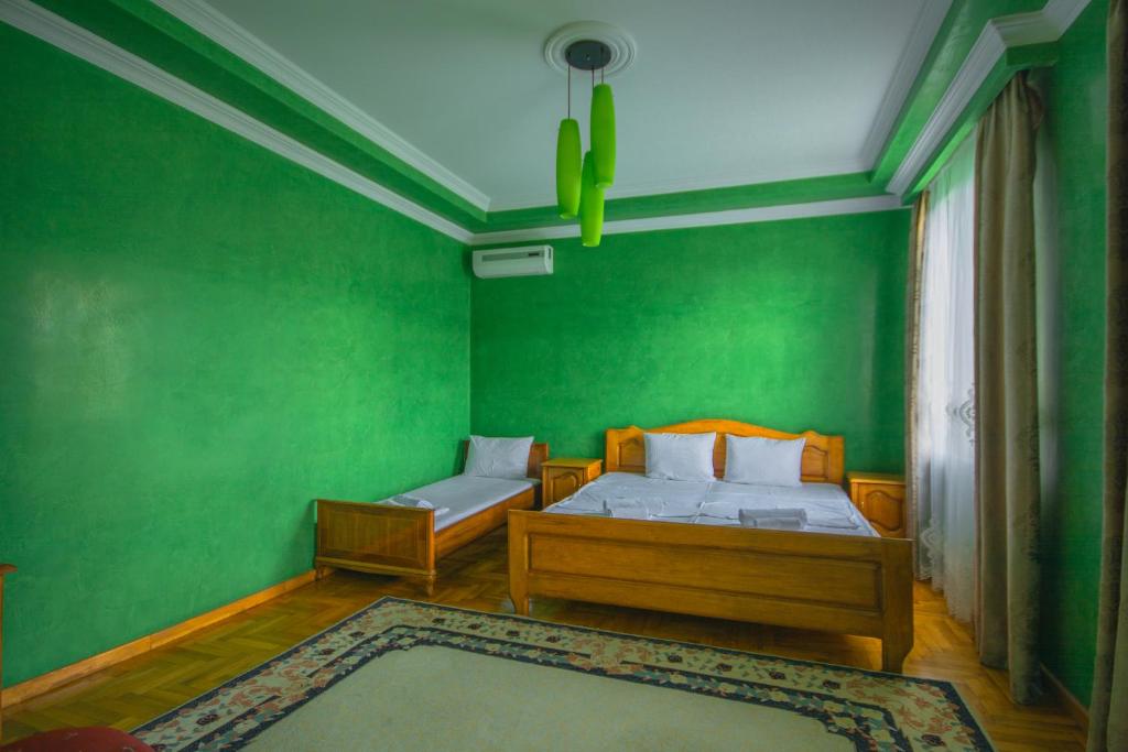 Sister's Warm Guest House room 6